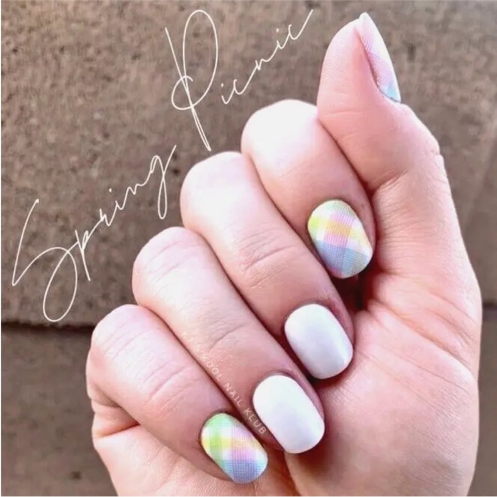 *Retired* Color Street: Spring Picnic | Pastel Plaid Easter White Blue Pink